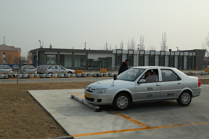 远大驾校教练车